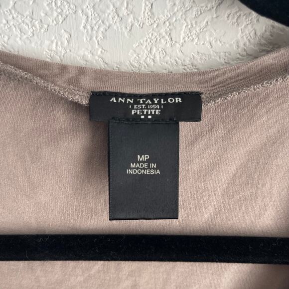 Ann Taylor Sleeveless Light Brown Ruffled Top Women Size Petite Medium Pre-loved - Picture 6 of 6